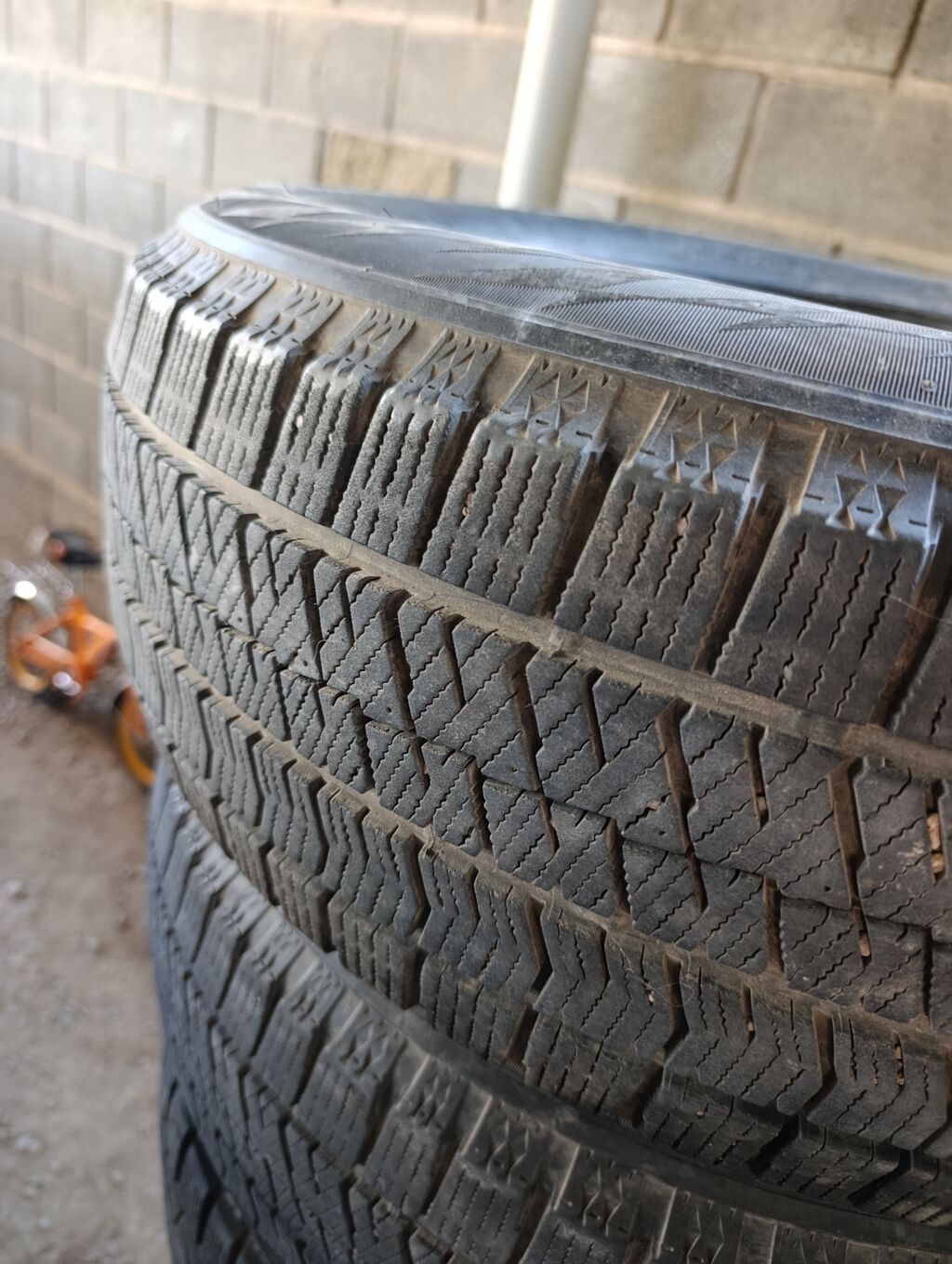 Шины 215 / 60 / R 17, Зима, Б/у, Комплект, Легковые, Bridgestone: фото 2