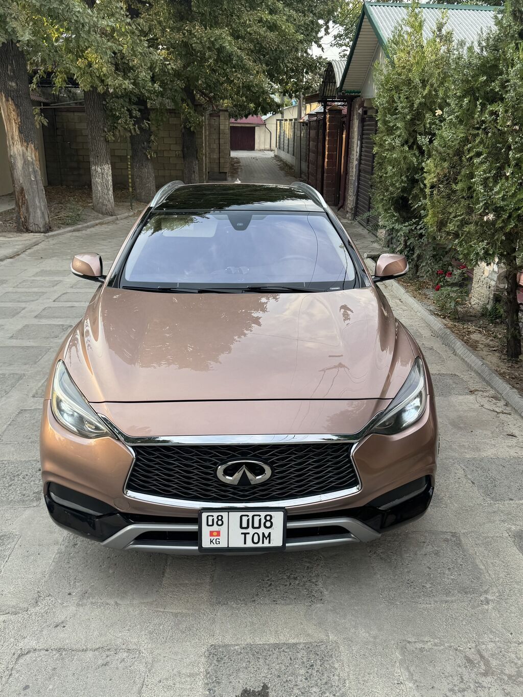 Infiniti : 2018 г., 2 л, Робот, Бензин, Кроссовер: фото 4