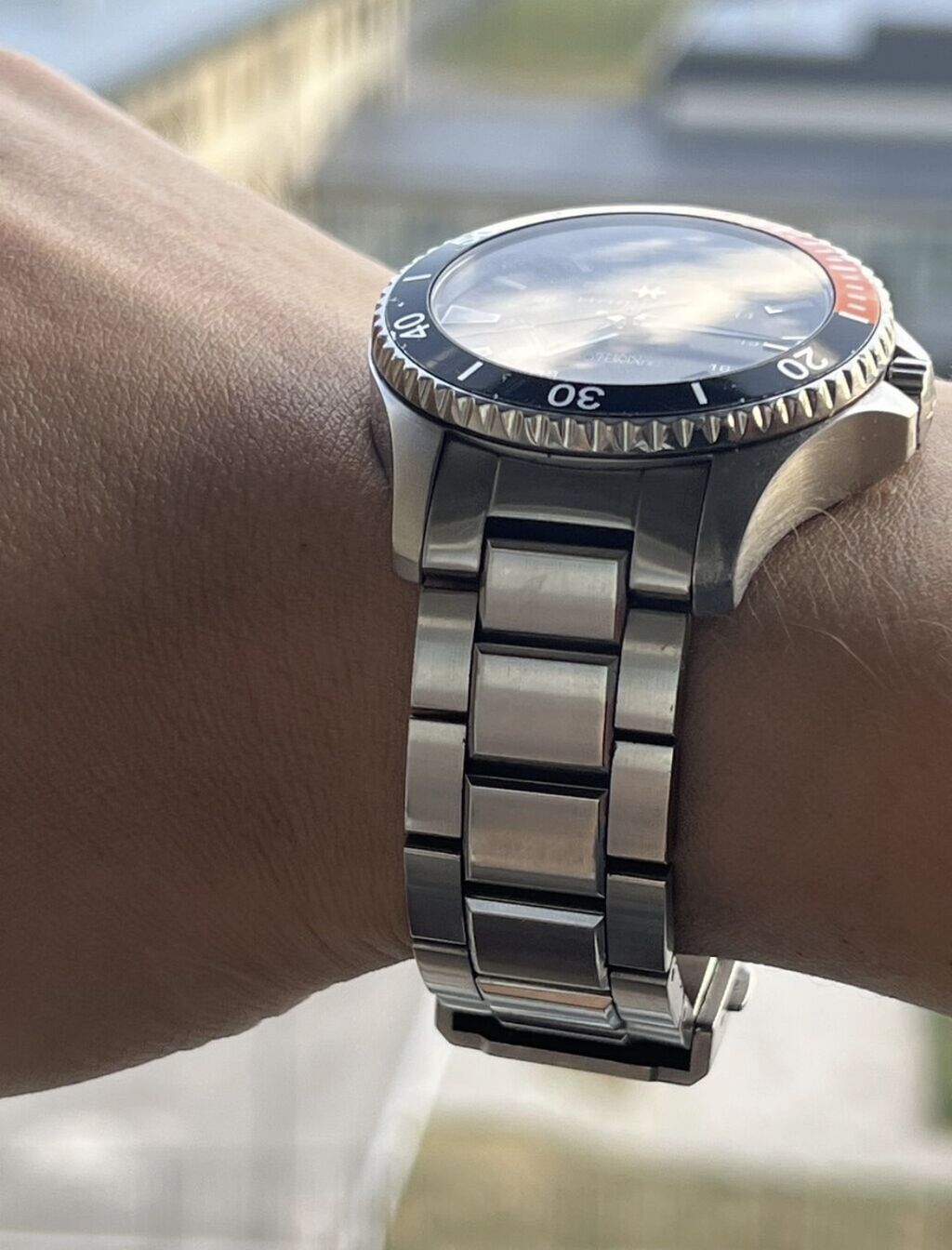 Швейцарские Hamilton Khaki Navy Scuba Auto. Состояние бу. На безеле — фото 3