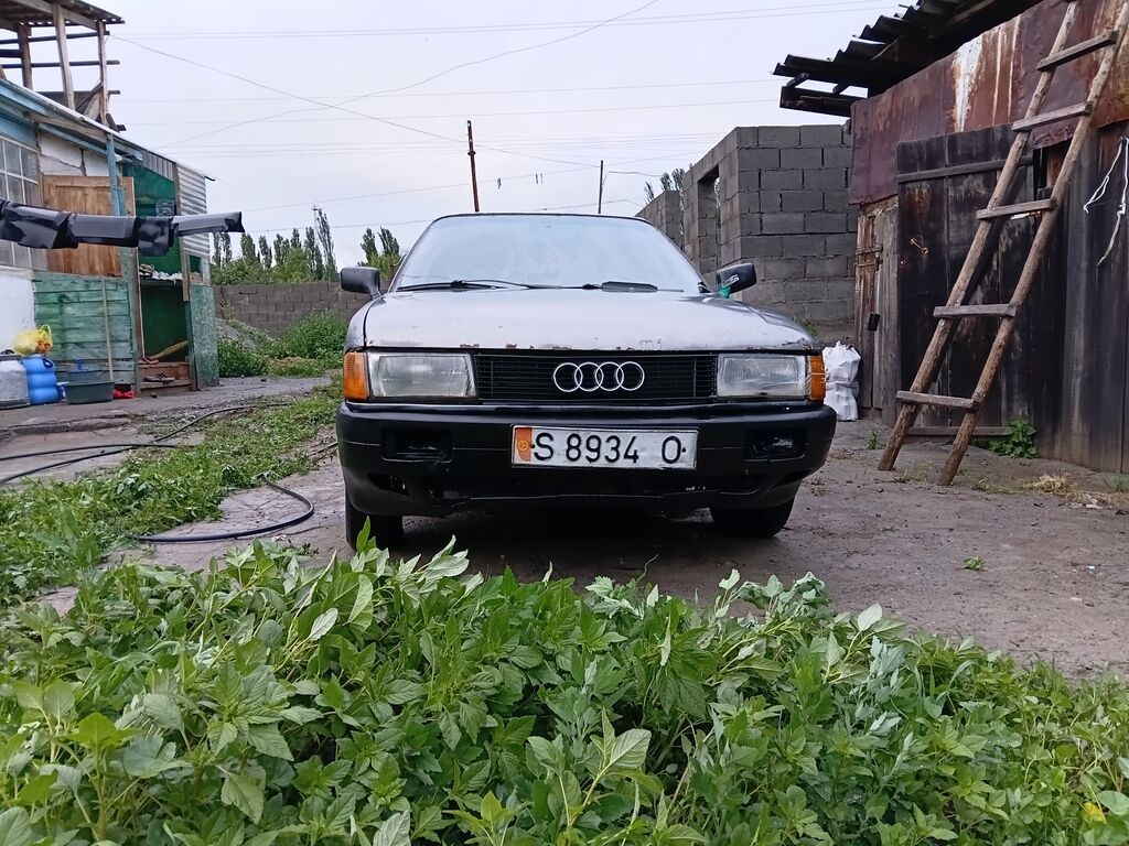 Audi 80: 1992 г., 2 л, Механика, Бензин, Седан: фото 4