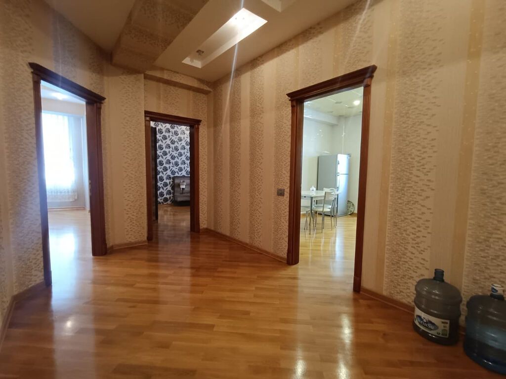 Şah İsmayıl Xətai metrosu yaxınlığında 3 otaqlı kirayə mənzil -