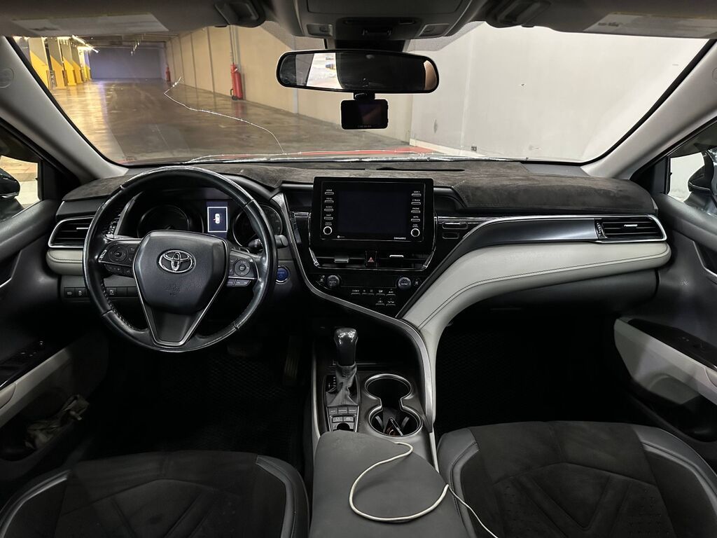 Toyota Camry: 2021 г., 2.5 л, Гибрид, Седан: фото 6