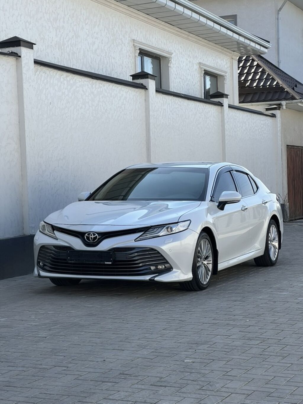 Toyota Camry: 2018 г., 2.5 л, Автомат, Бензин: фото 1