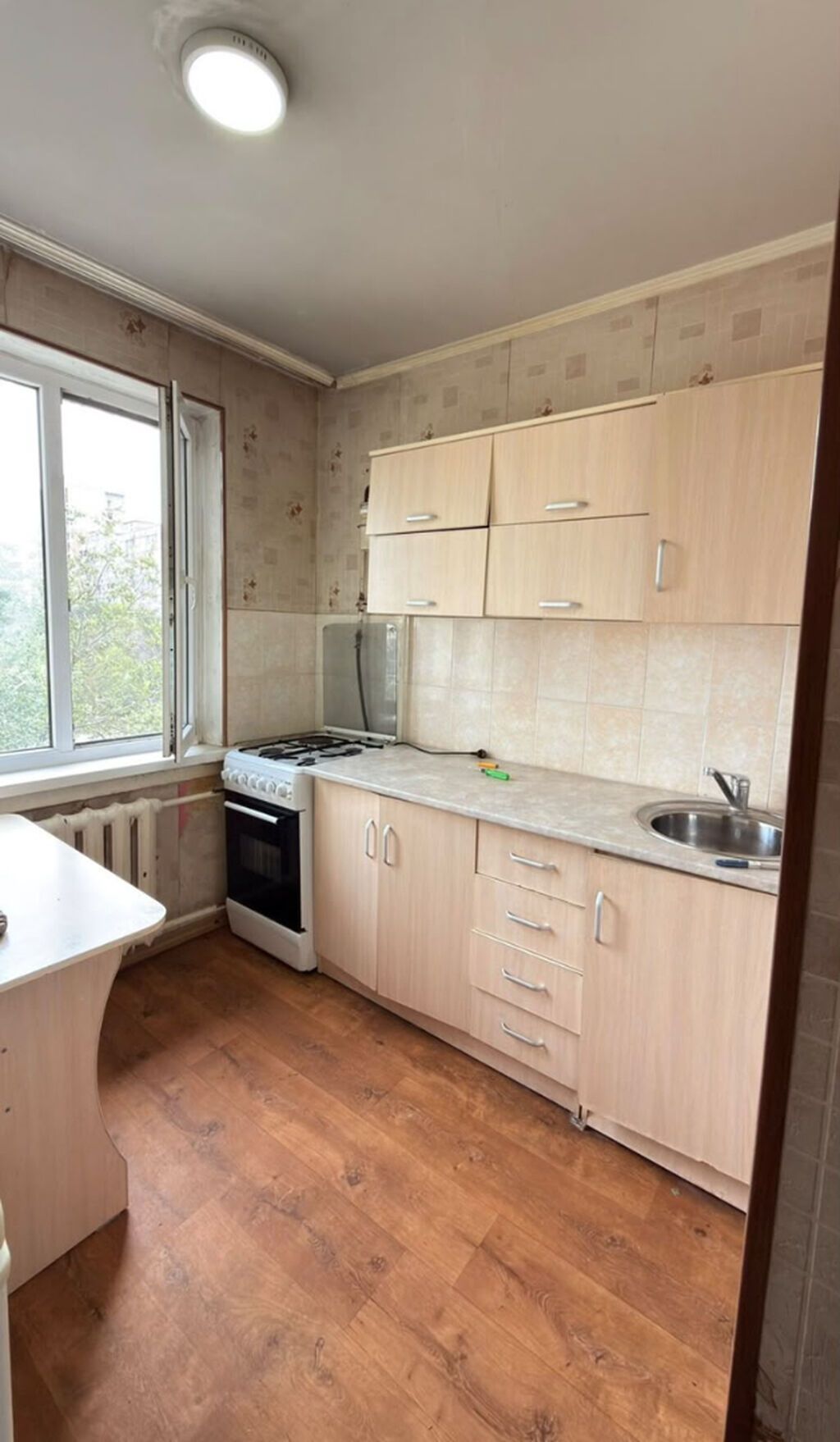 1 комната, 35 м², Дордой Плаза ТРЦ 104 серия, 5 этаж, Косметический ремонт: фото 2