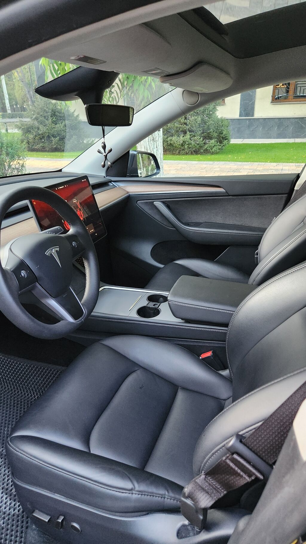 Tesla Model Y: 2024 г., Автомат, Электромобиль, Кроссовер: фото 7