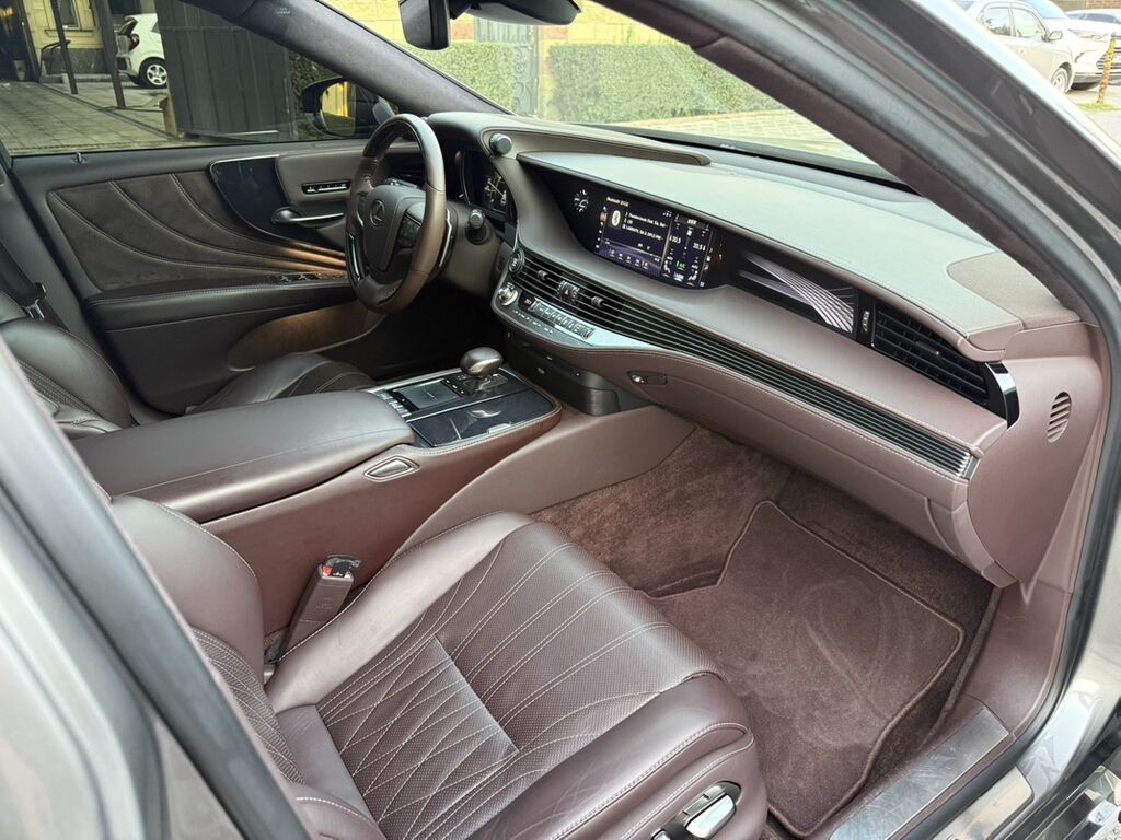 Lexus LS: 2018 г., 3.5 л, Автомат, Бензин, Седан: фото 8