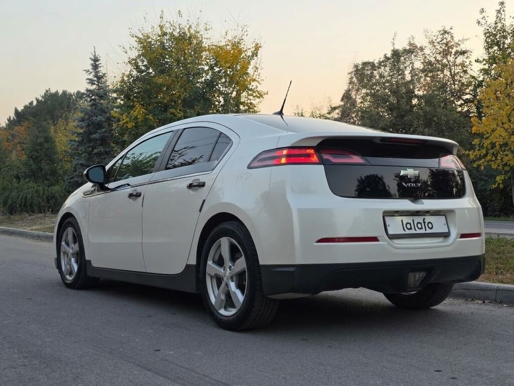 Chevrolet Volt: 2012 г., 1.4 л, Вариатор, Гибрид, Хэтчбэк: фото 2