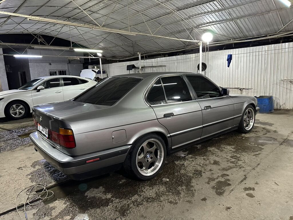 BMW 5 series: 1991 г., 2 л, Механика, Бензин, Седан: фото 3
