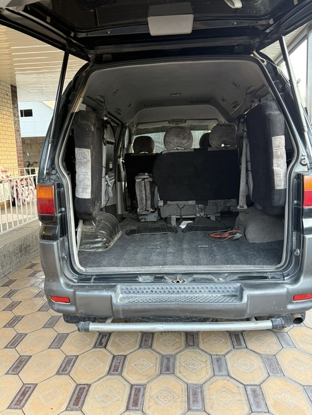 Mitsubishi Delica: 1996 г., 2.4 л, Автомат, Бензин, Минивэн: фото 4
