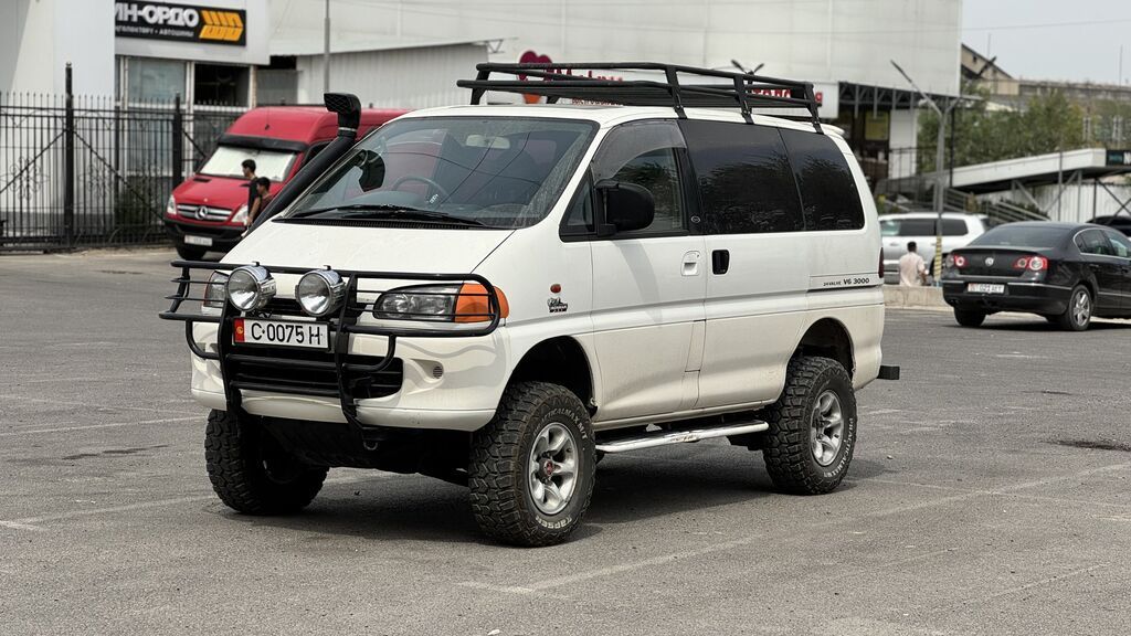 Mitsubishi Delica: 1996 г., 3 л, Автомат, Бензин, Минивэн: фото 3
