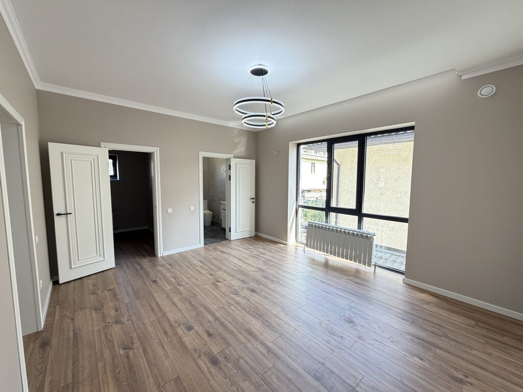 200 м², 5 комнат, Азия Молл: фото 6
