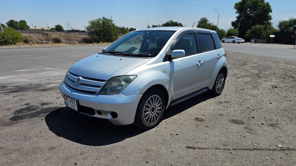 Toyota Ist: 2003 г., 1.3 л, Автомат, Бензин, Хэтчбэк: фото 2