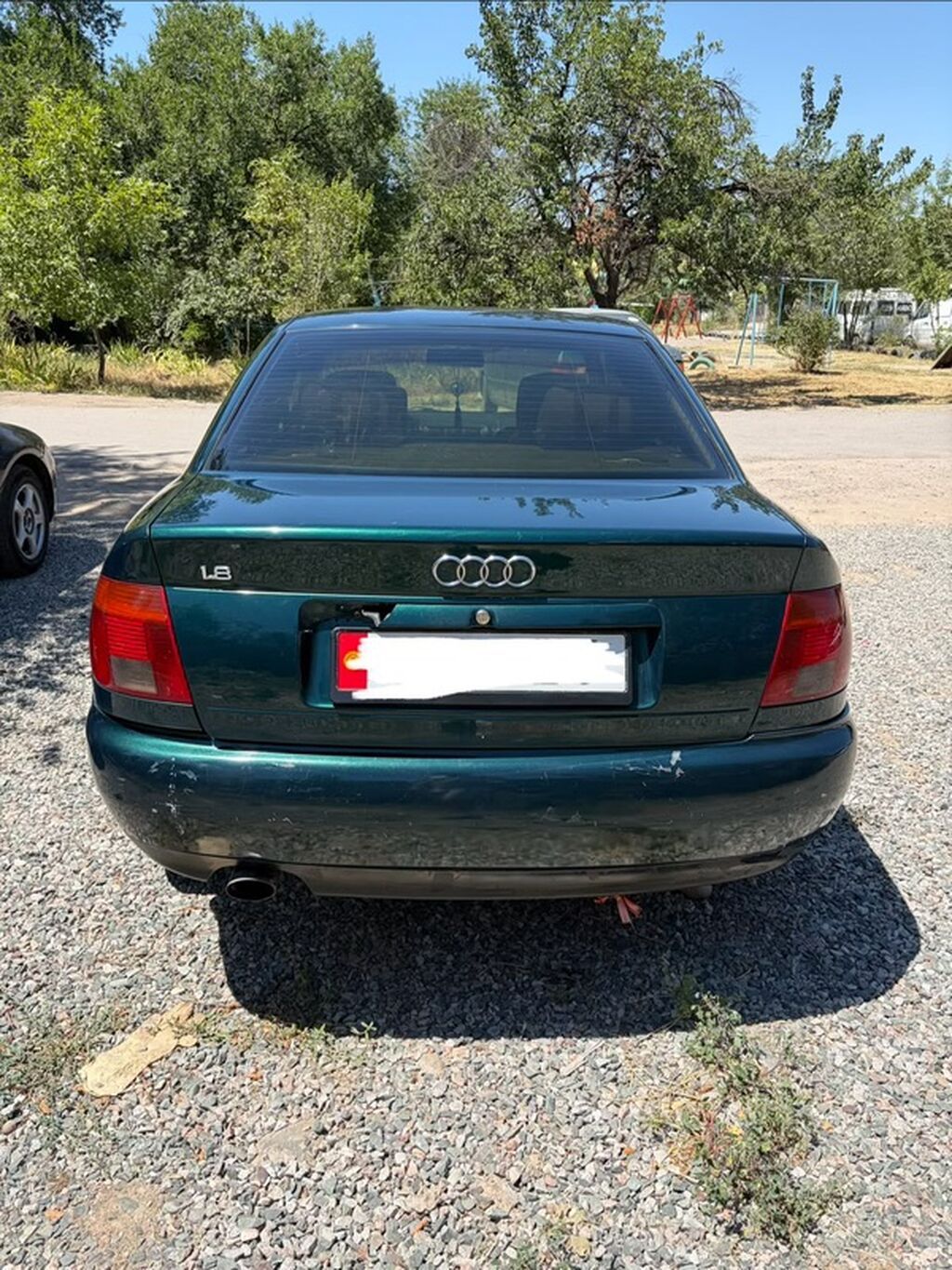 Audi A4: 1995 г., 1.8 л, Механика, Бензин, Седан: фото 2