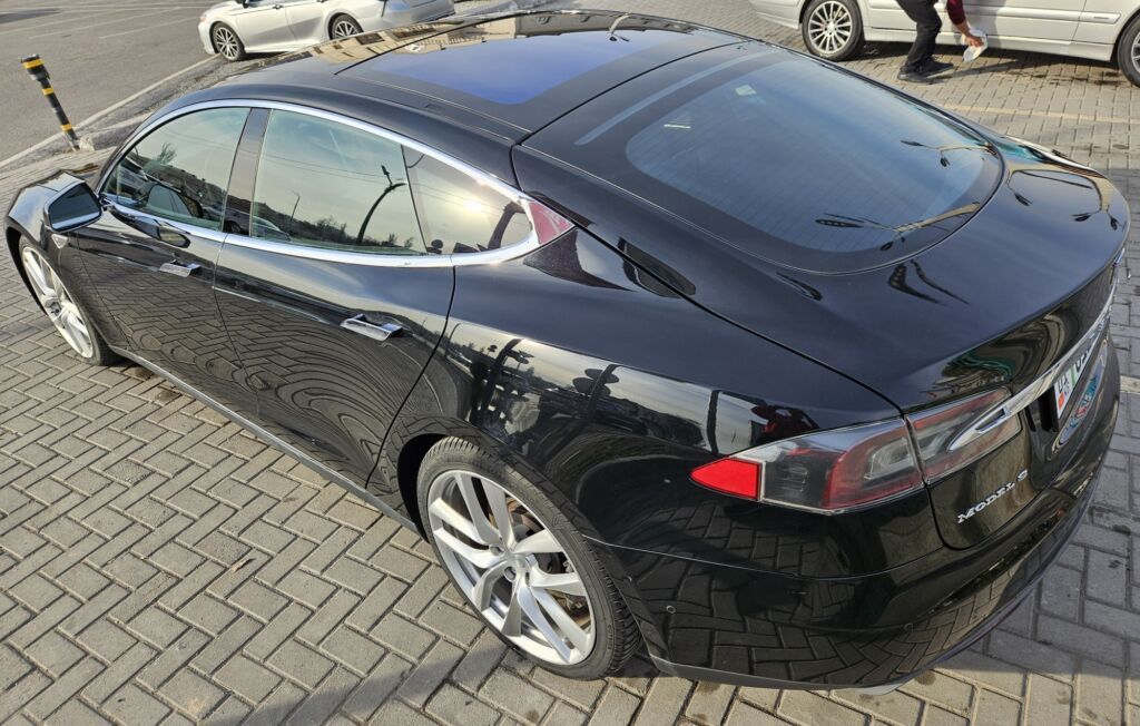 Tesla Model S: 2016 г., Электромобиль, Хэтчбэк: фото 7