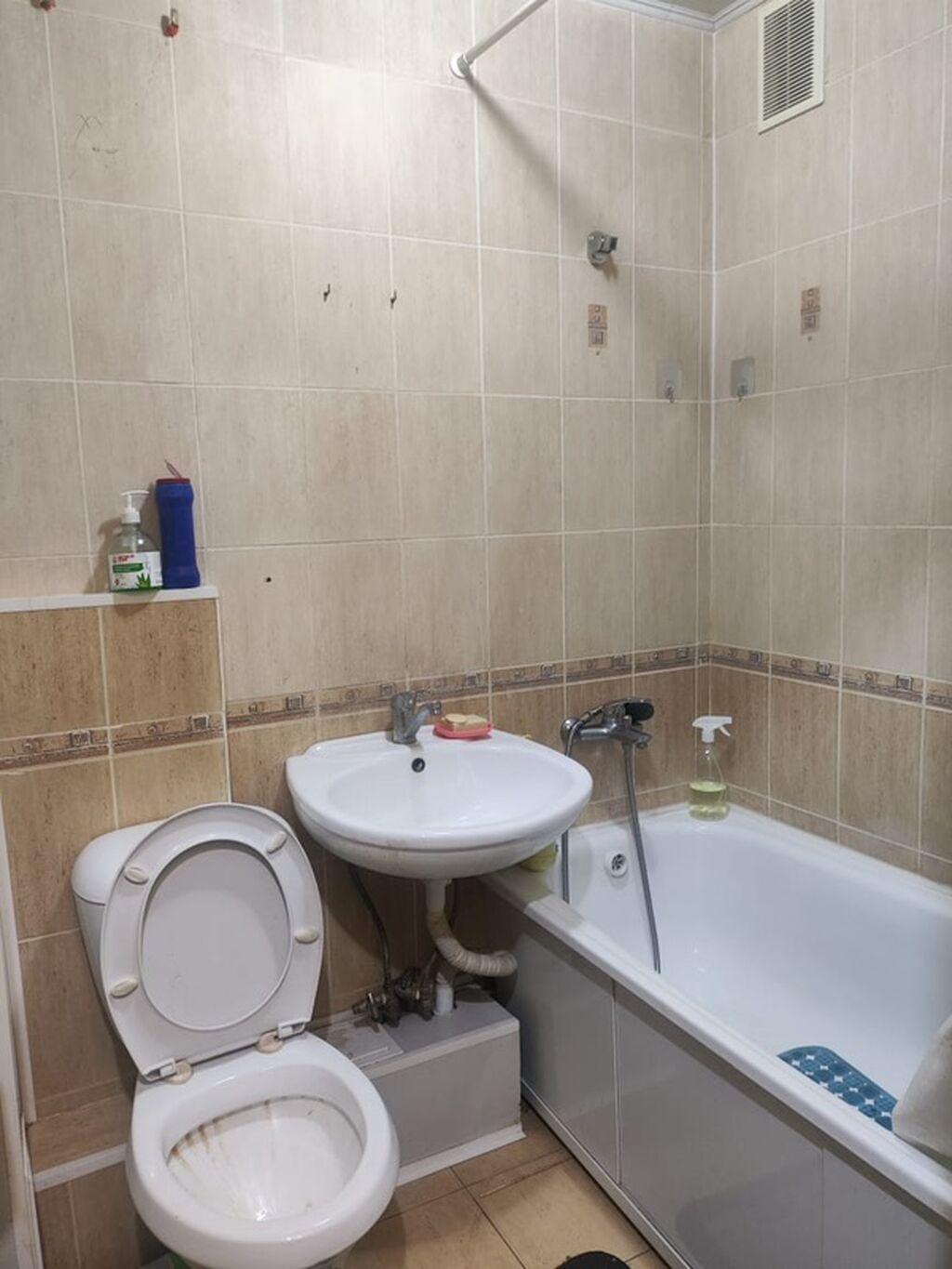 2 комнаты, 45 м², 4 мкр 104 серия, 4 этаж, Старый ремонт: фото 2