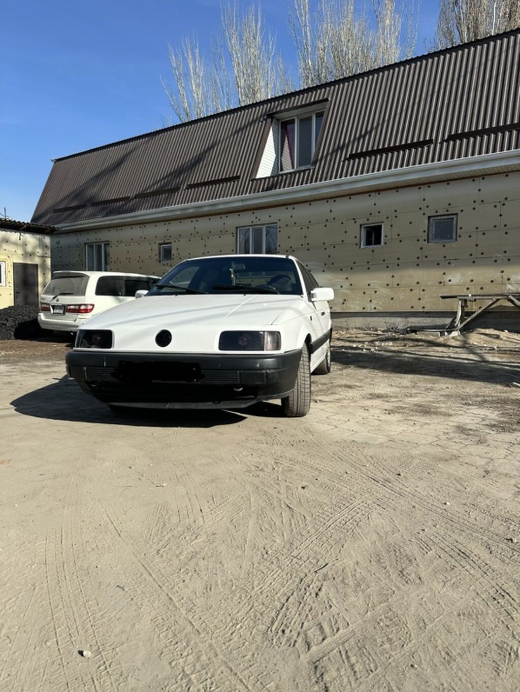 Volkswagen Passat: 1989 г., 1.8 л, Механика, Бензин, Седан: фото 3