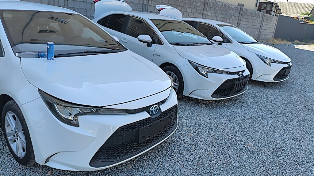 Toyota Levin: 2021 г., 1.8 л, Вариатор, Гибрид, Седан: фото 2
