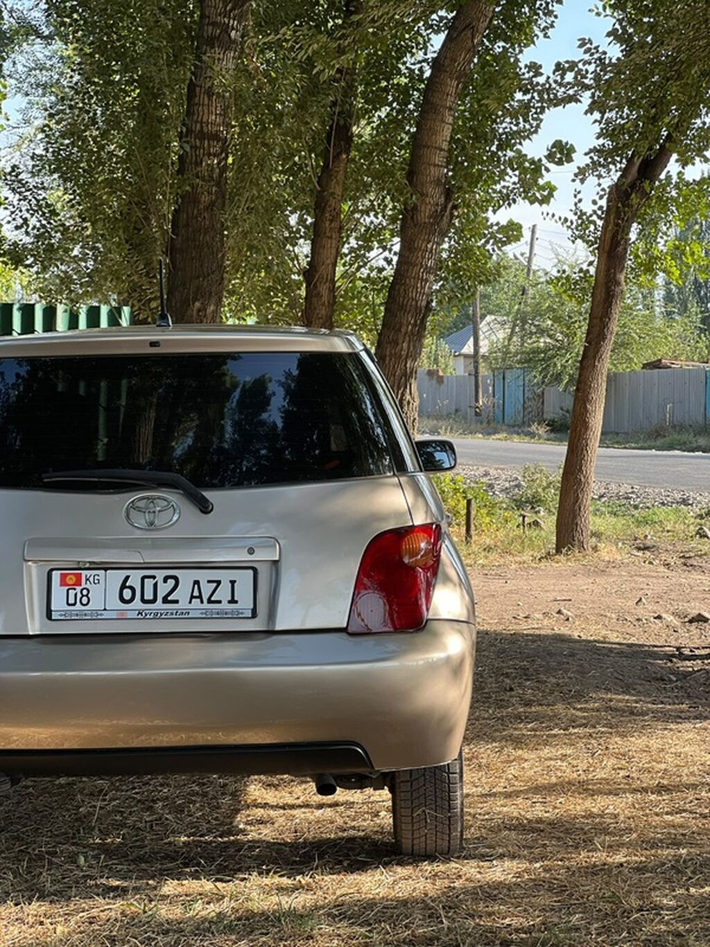Toyota Ist: 2003 г., 1.3 л, Автомат, Бензин, Хэтчбэк: фото 6
