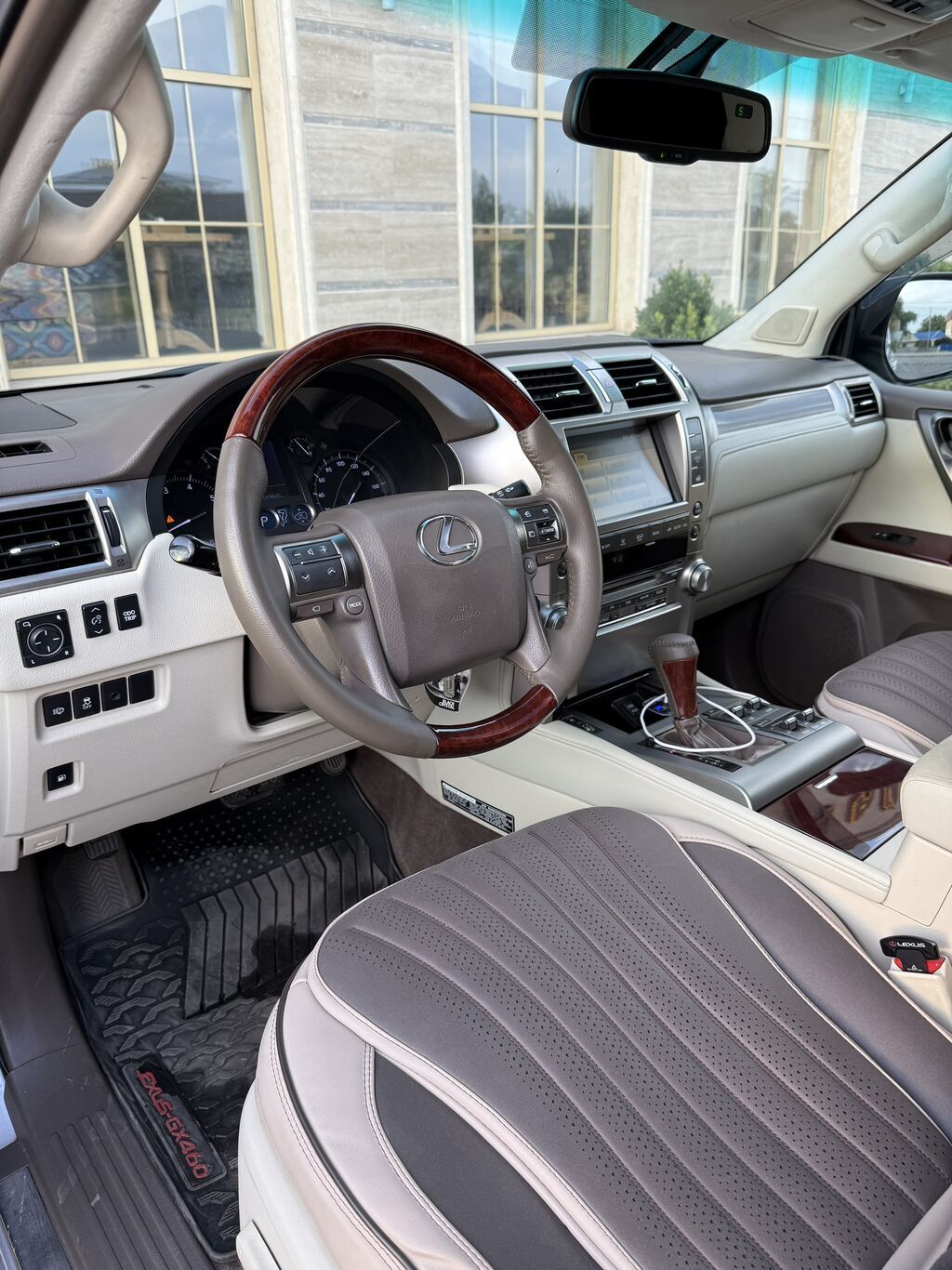 Lexus GX: 2010 г., 4.6 л, Автомат, Бензин, Внедорожник: фото 7