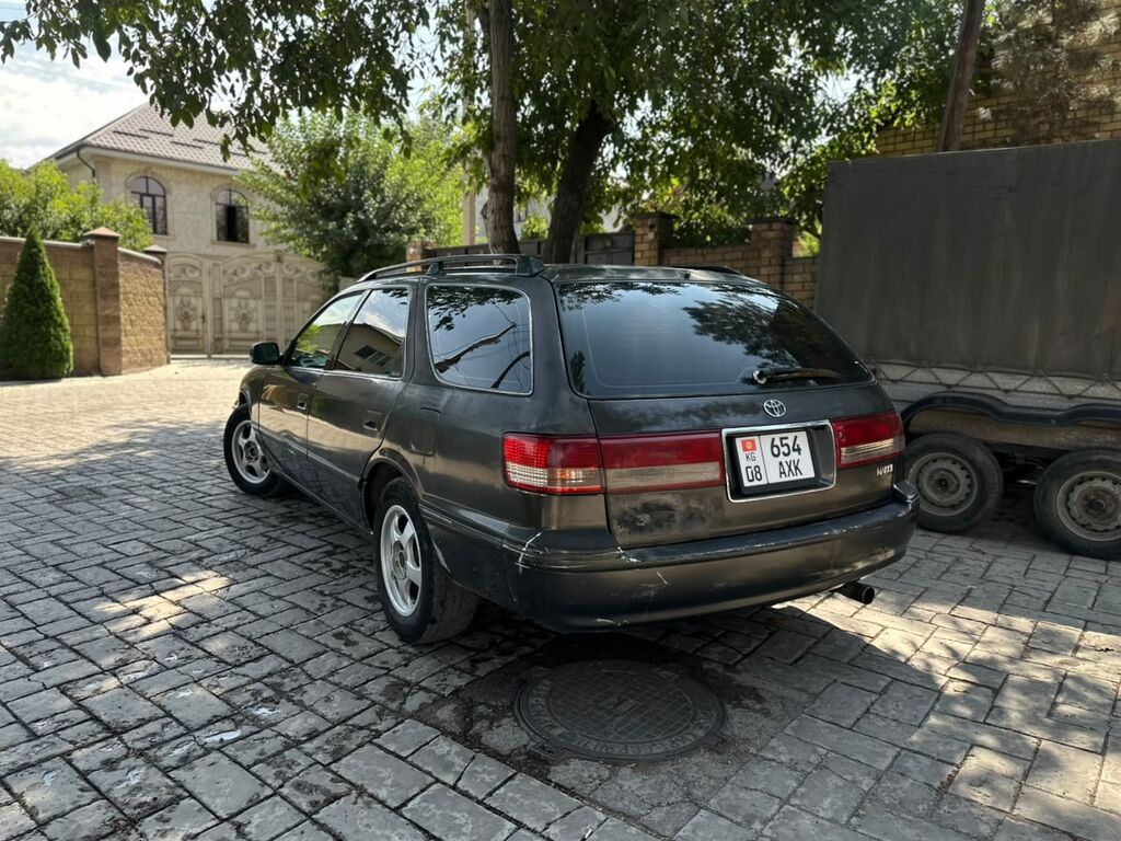Toyota Qualis: 2000 г., 2.2 л, Автомат, Бензин, Универсал: фото 5