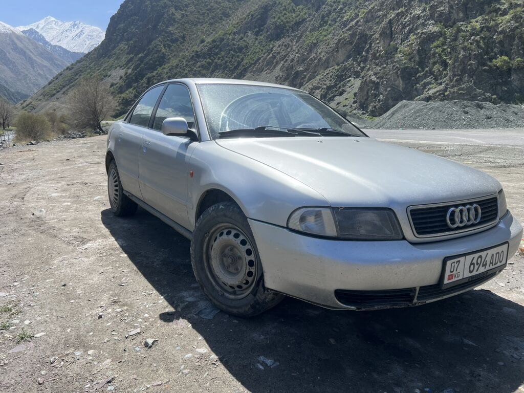 Audi A4: 1996 г., 2.6 л, Механика, Бензин, Седан: фото 5