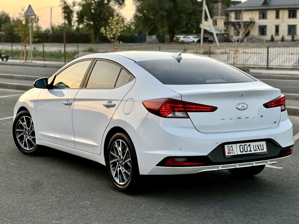 Hyundai Avante: 2018 г., 1.6 л, Автомат, Бензин, Седан: фото 2
