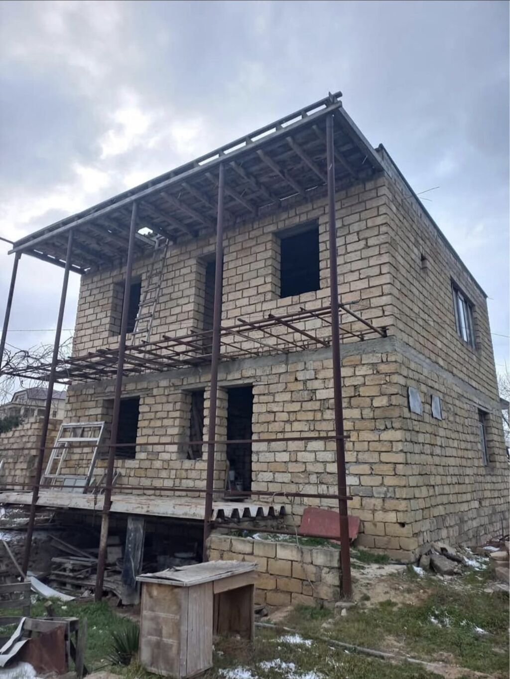 6 otaqlı, 150 kv. m, Kredit yoxdur, Təmirsiz