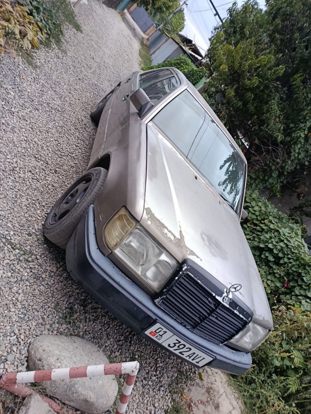 Mercedes-Benz W124: 1990 г., 2 л, Механика, Бензин, Седан: фото 4
