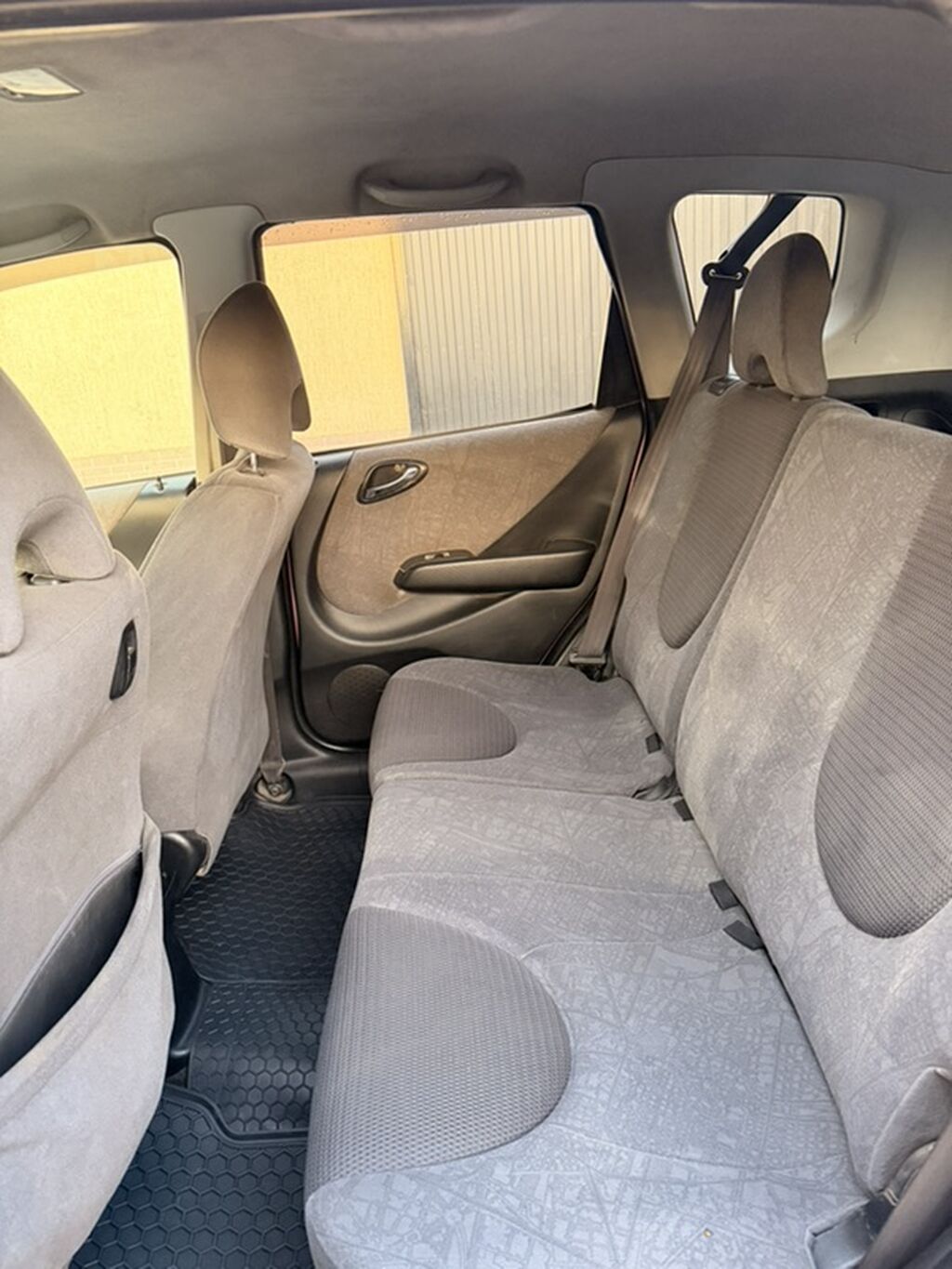 Honda Fit: 2002 г., 1.3 л, Автомат, Бензин, Хэтчбэк: фото 3