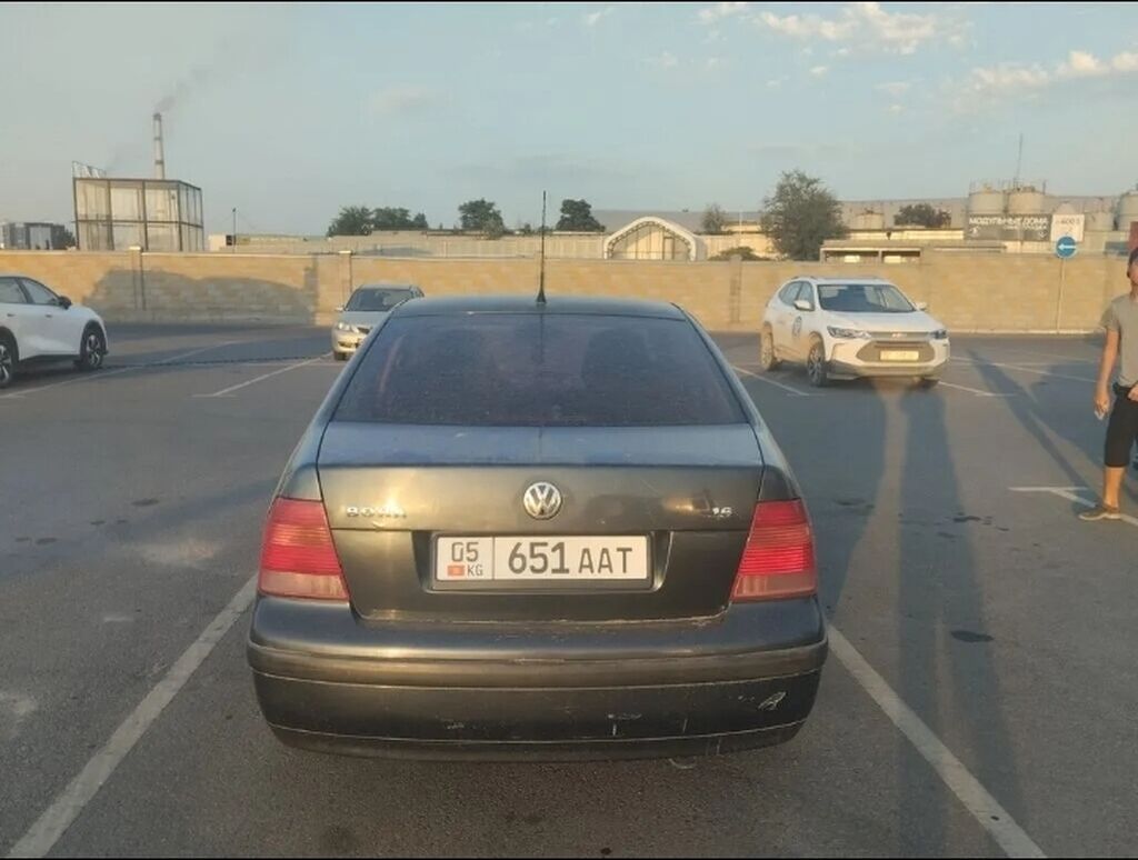 Volkswagen Bora: 2001 г., 1.6 л, Механика, Бензин, Седан: фото 3