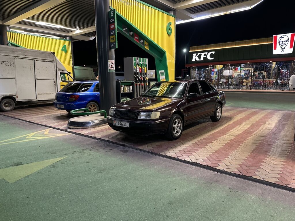 Audi S4: 1995 г., 2.3 л, Механика, Бензин, Седан: фото 6