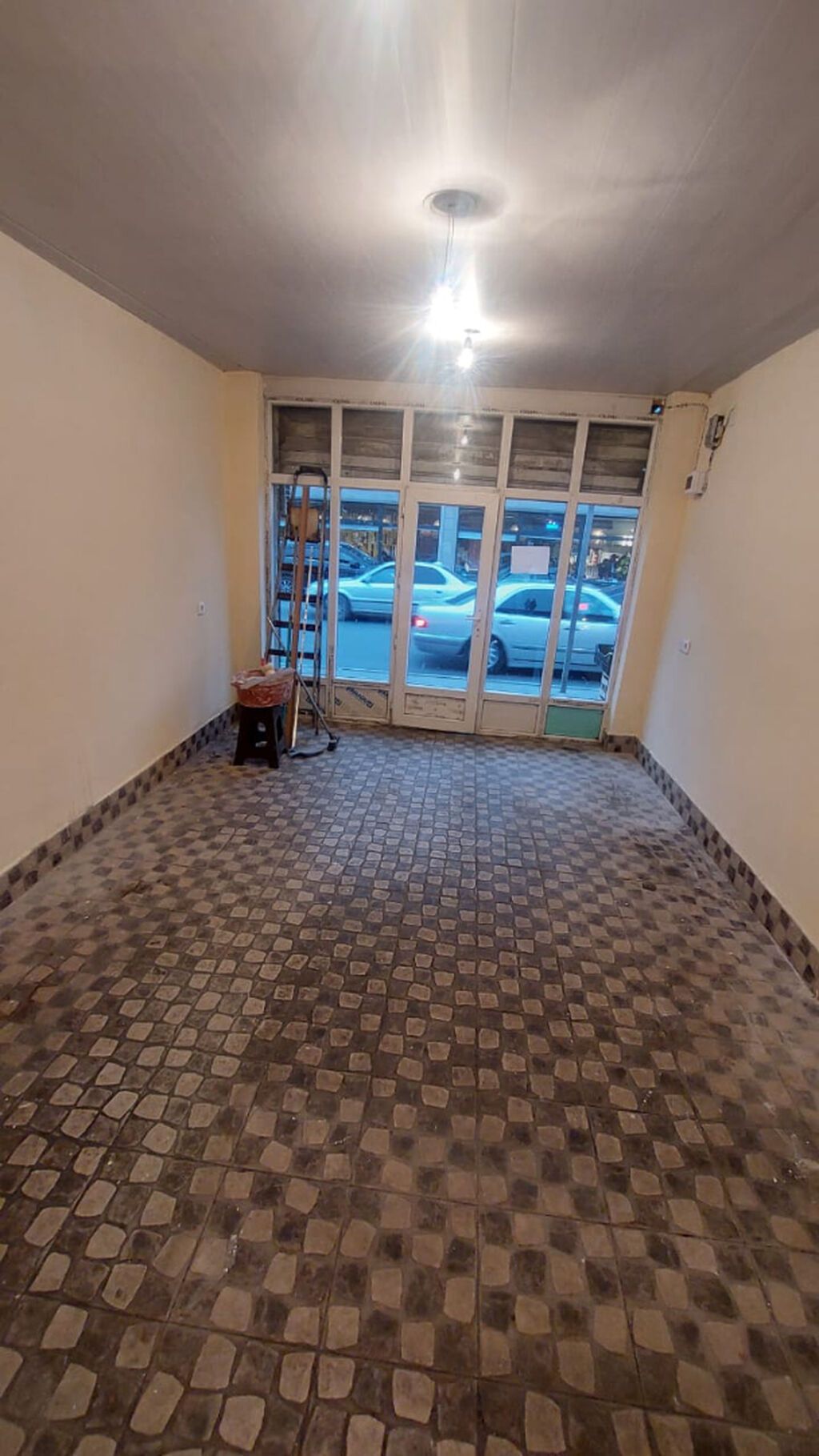 Binəqədi mərkəzində gediş-gəlişli ərazidə obyekt icarəyə verilir!