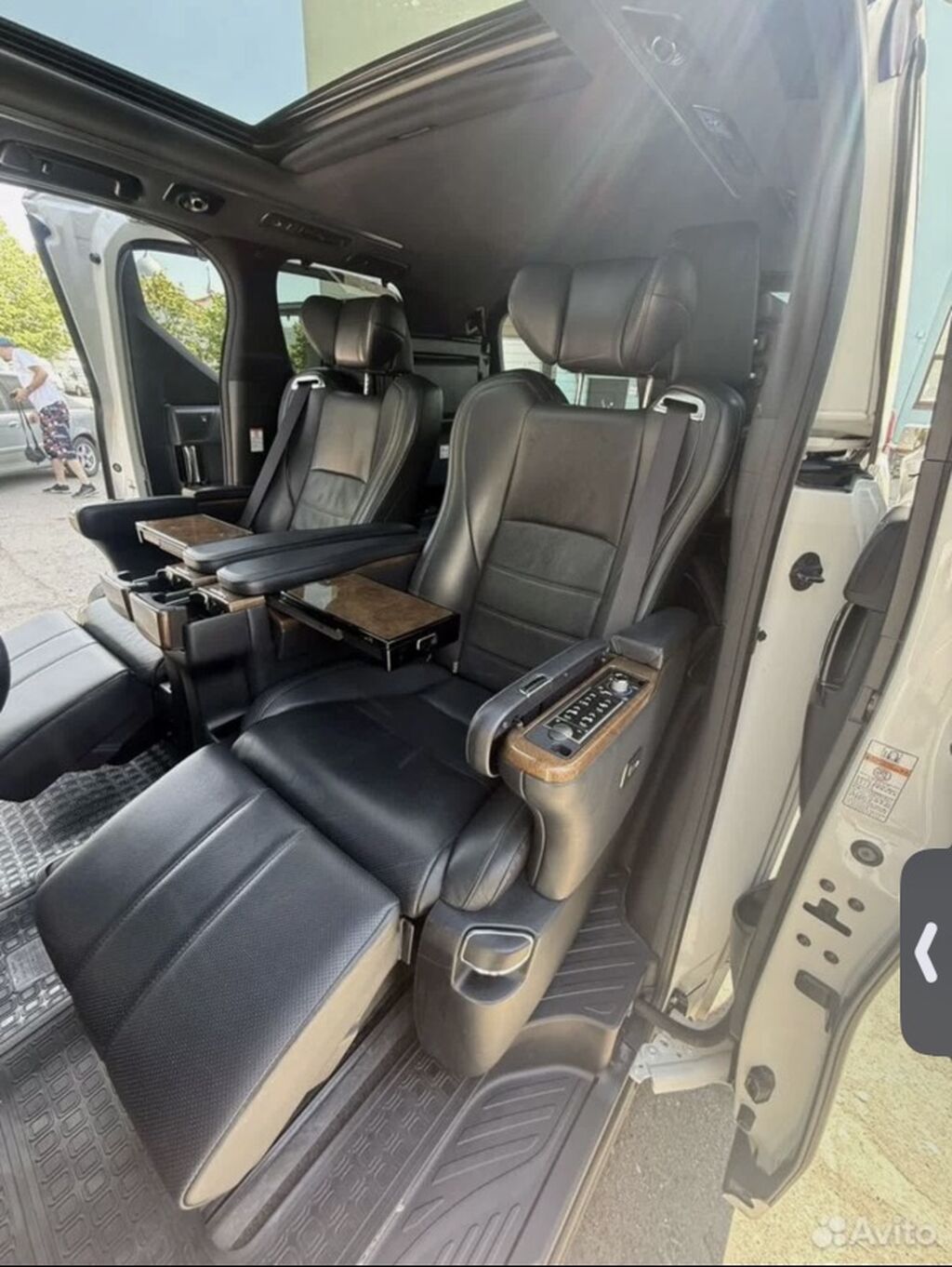Toyota Alphard: 2017 г., 3.5 л, Автомат, Бензин, Минивэн: фото 4