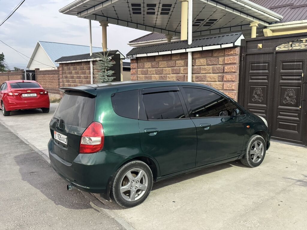 Honda Jazz: 2002 г., 1.4 л, Механика, Бензин, Хэтчбэк: фото 3