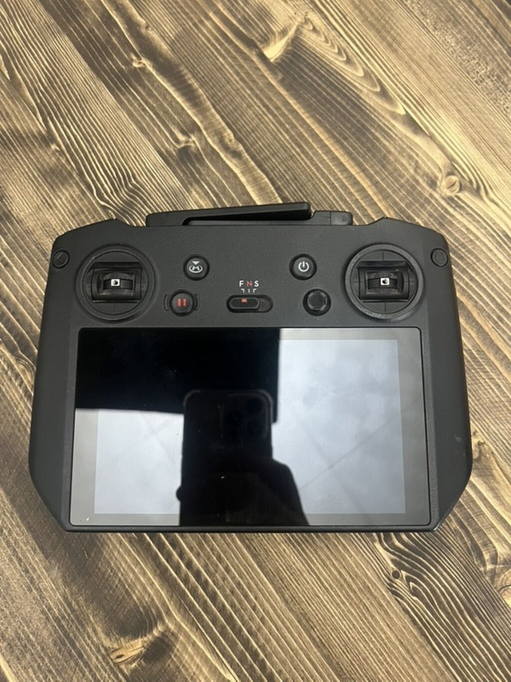 Пульт DJI RC Pro (Enterprise) - Интегрированный яркий сенсорный: фото 2