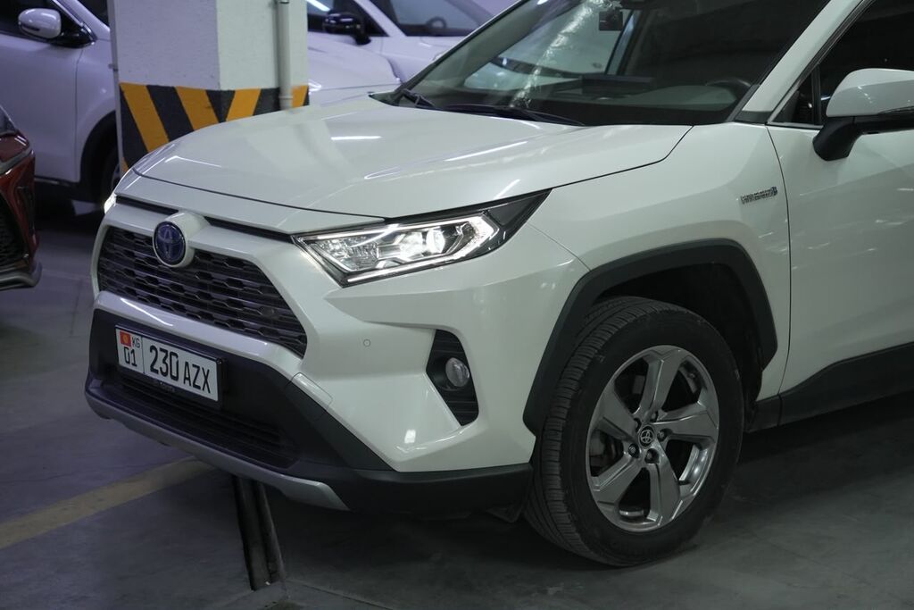 Toyota RAV4: 2020 г., 2.5 л, Вариатор, Гибрид, Кроссовер: фото 4