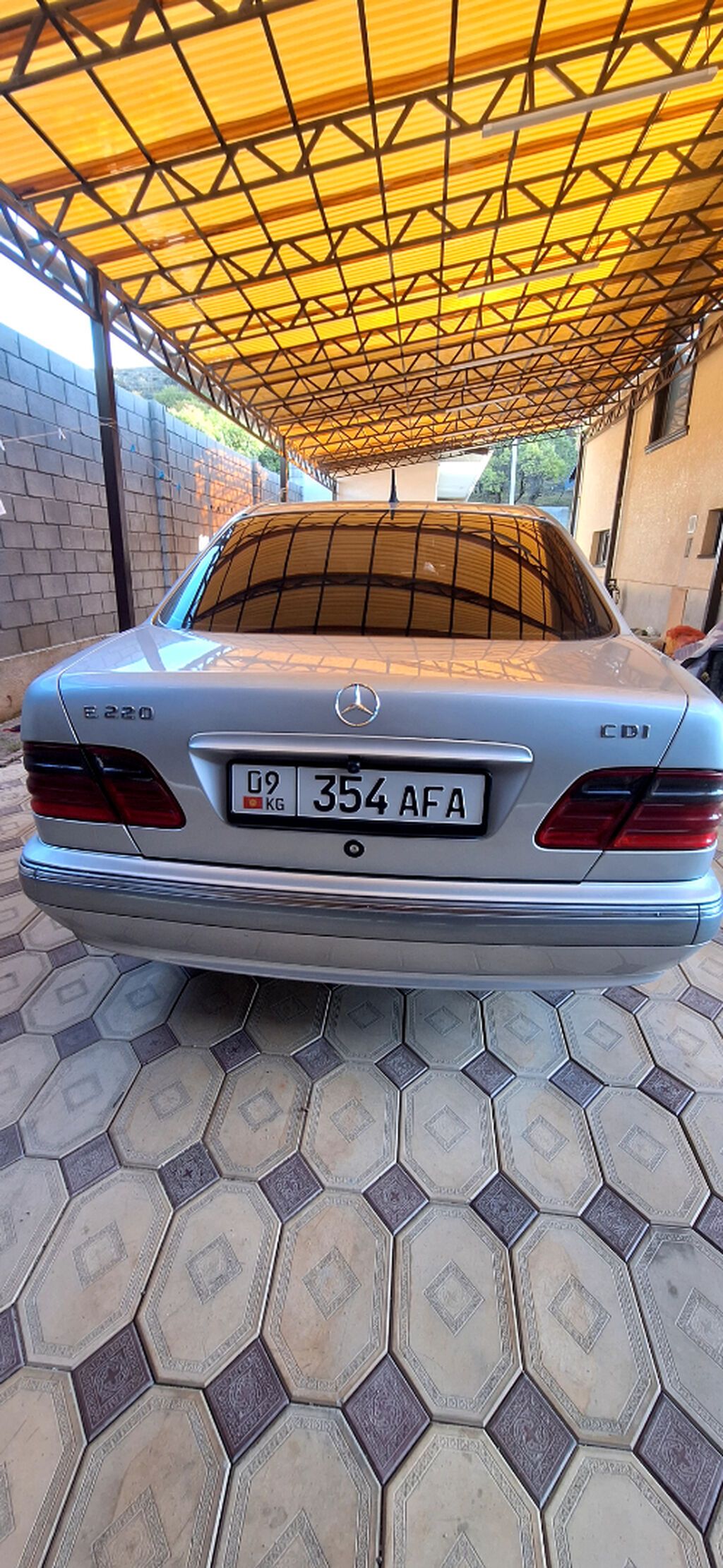 Mercedes-Benz E-Class: 2000 г., 2 л, Автомат, Дизель, Седан: фото 5