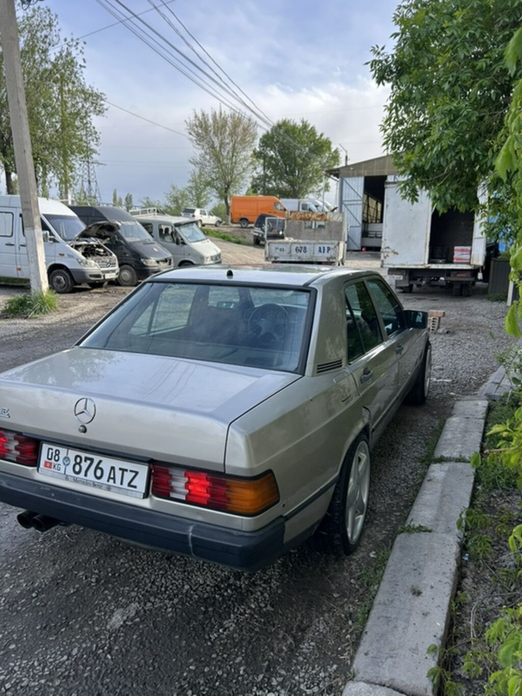 Mercedes-Benz 190: 1987 г., 2 л, Механика, Бензин, Седан: фото 5
