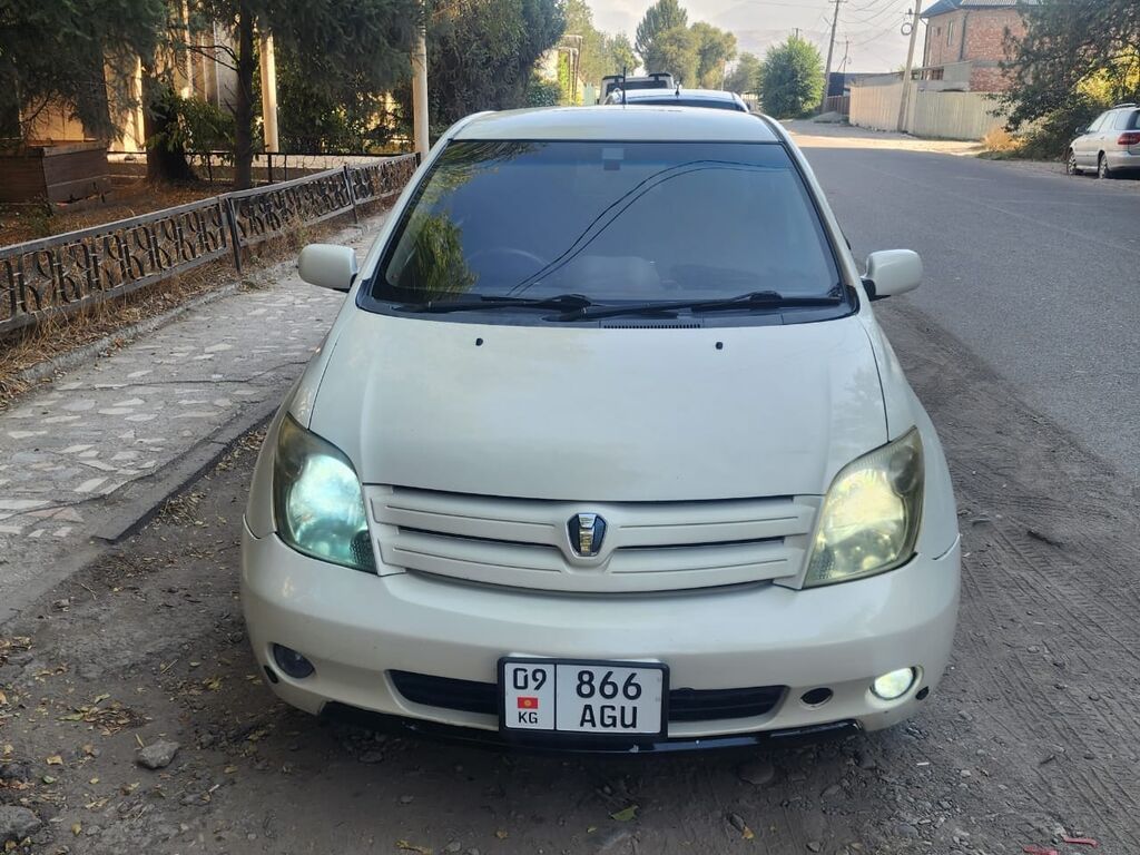 Toyota Ist: 2003 г., 1.5 л, Автомат, Бензин, Хэтчбэк: фото 5