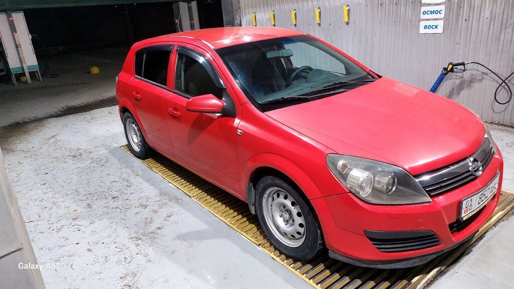 Opel Astra: 2006 г., Механика, Бензин, Хэтчбэк: фото 3