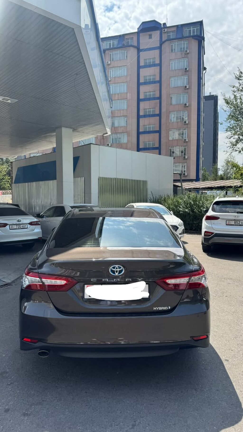 Toyota Camry: 2019 г., 2.5 л, Вариатор, Гибрид, Седан: фото 3