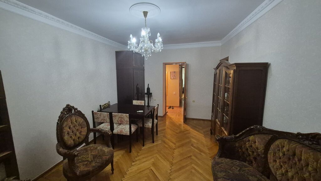 Bakı, Yasamal, 3 otaqlı, Köhnə tikili, m. Elmlər Akademiyası, 65 kv. m