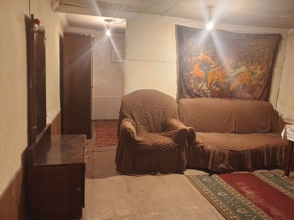 Salam kirayə ev var 180 manat aylıgı qazı suyu işıgı var vayfaya