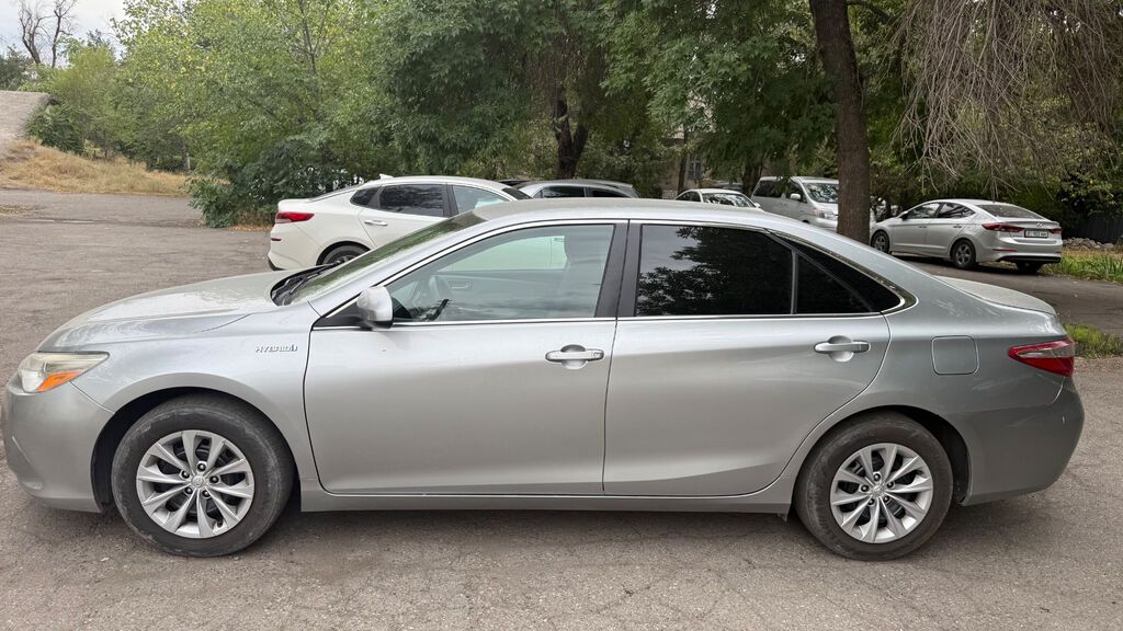Toyota Camry: 2017 г., Гибрид: фото 3
