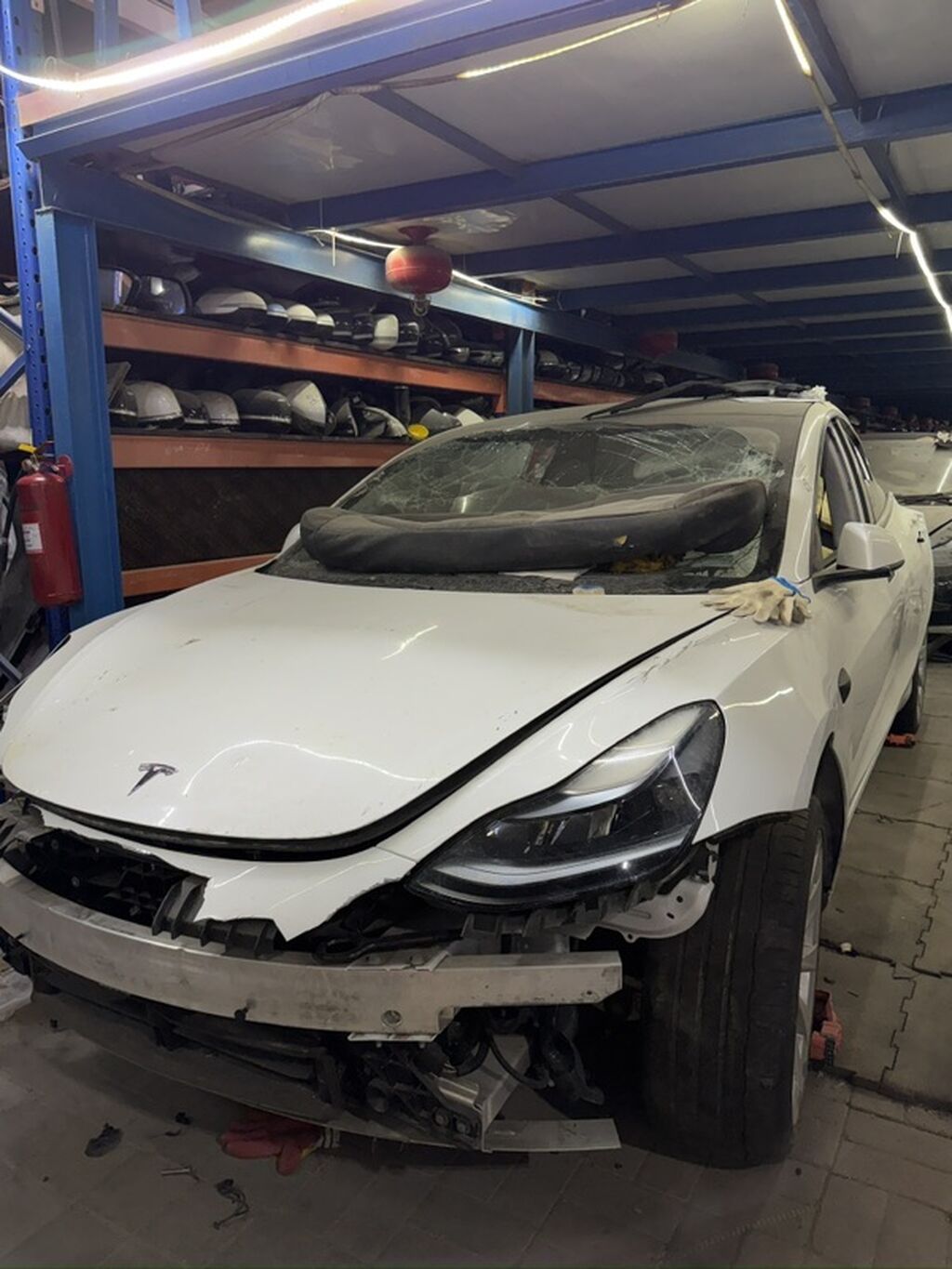 Разбор Tesla Model 3/Model Y — оригинальные б/у запчасти на заказ из: фото 3