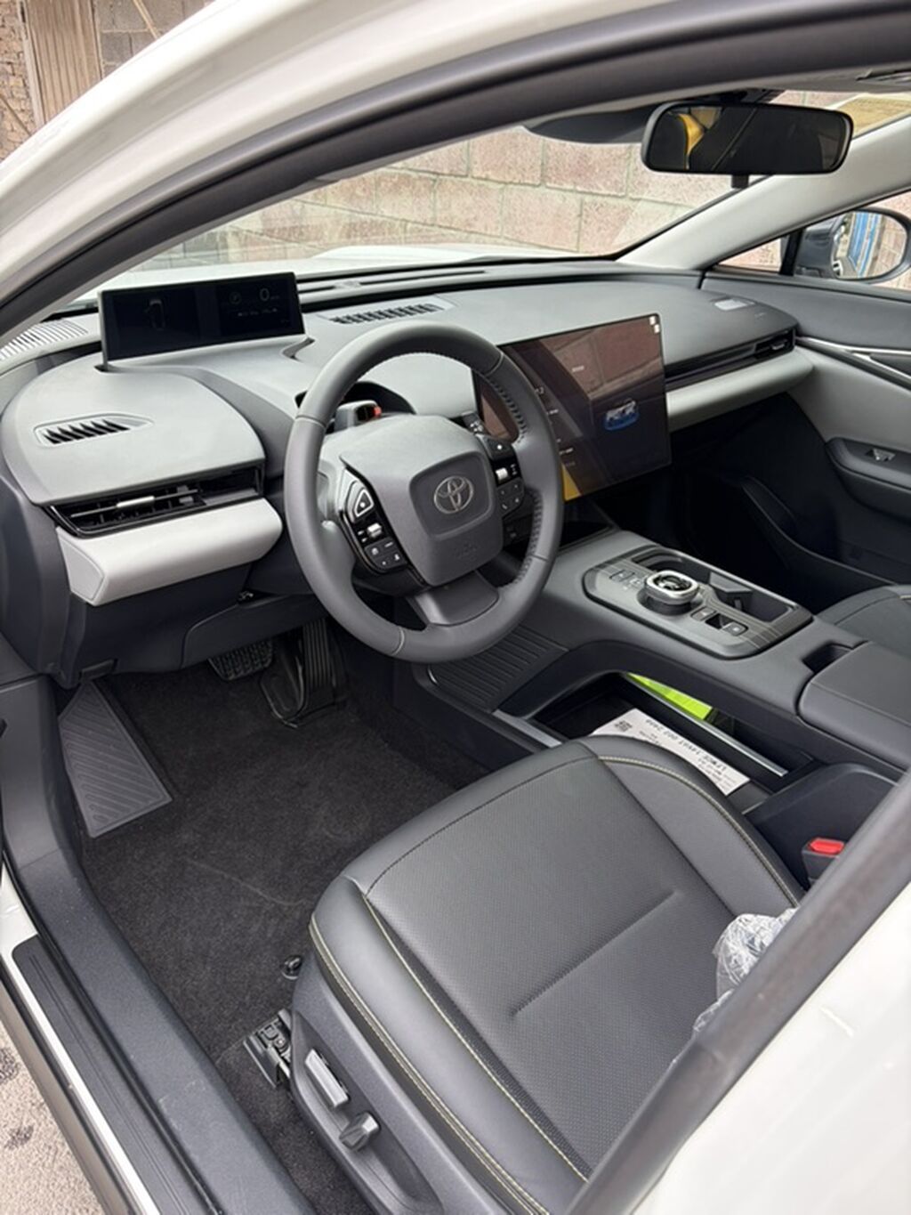 Toyota bZ5: 2026 г., Автомат, Электромобиль, Седан: фото 3