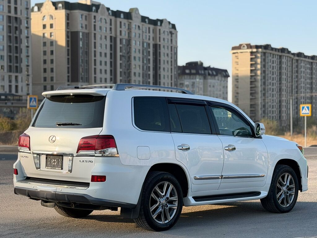Lexus LX: 2012 г., 5.7 л, Автомат, Бензин, Внедорожник: фото 5