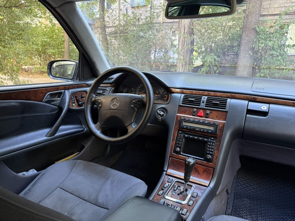 Mercedes-Benz E-Class: 2000 г., 3.2 л, Автомат, Бензин, Седан: фото 8