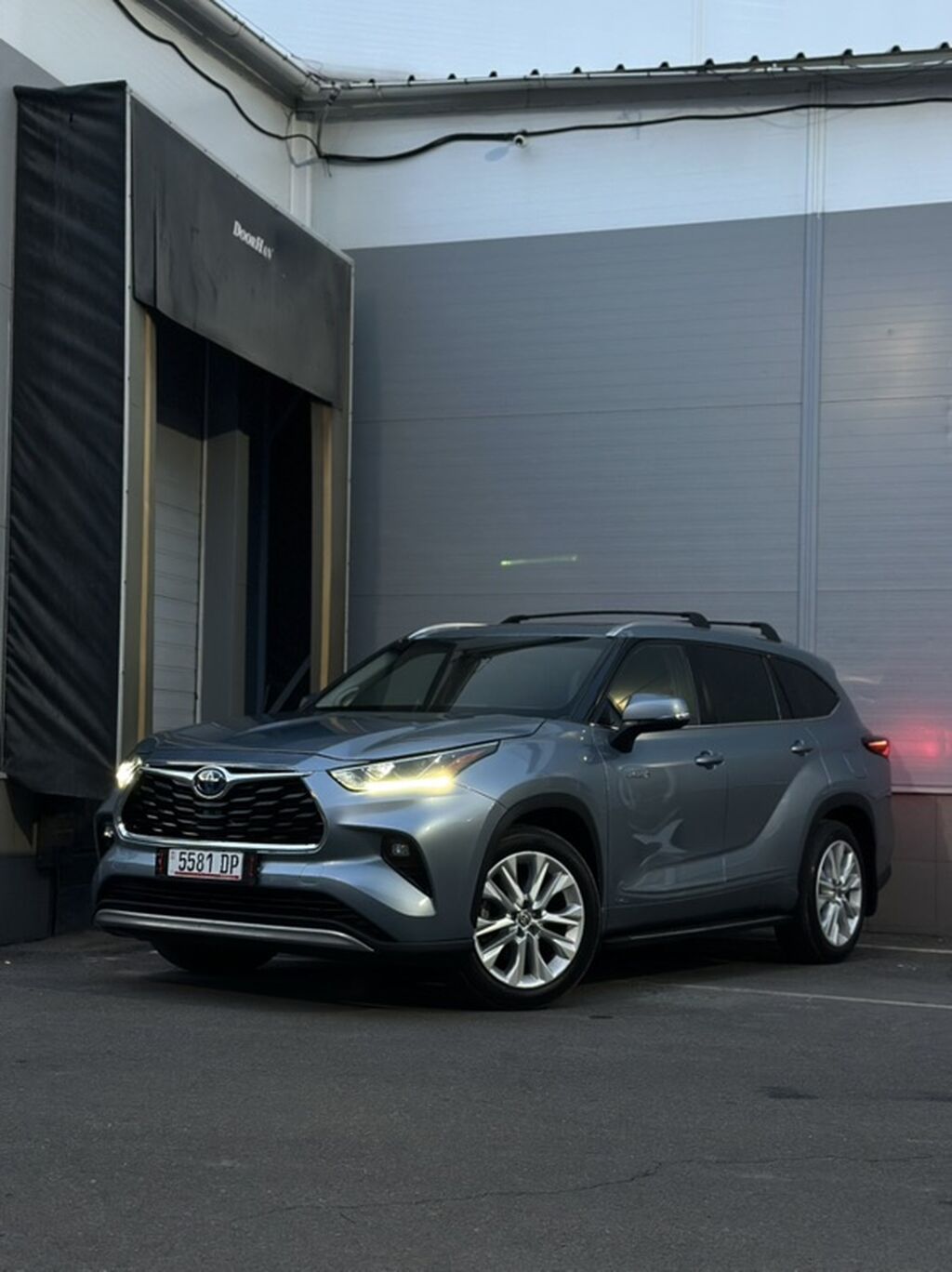 Toyota Highlander: 2020 г., 2.5 л, Вариатор, Гибрид, Внедорожник: фото 2