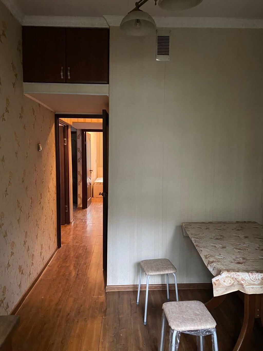 3 комнаты, 68 м², 5 мкр 106 серия, 3 этаж, Старый ремонт: фото 2